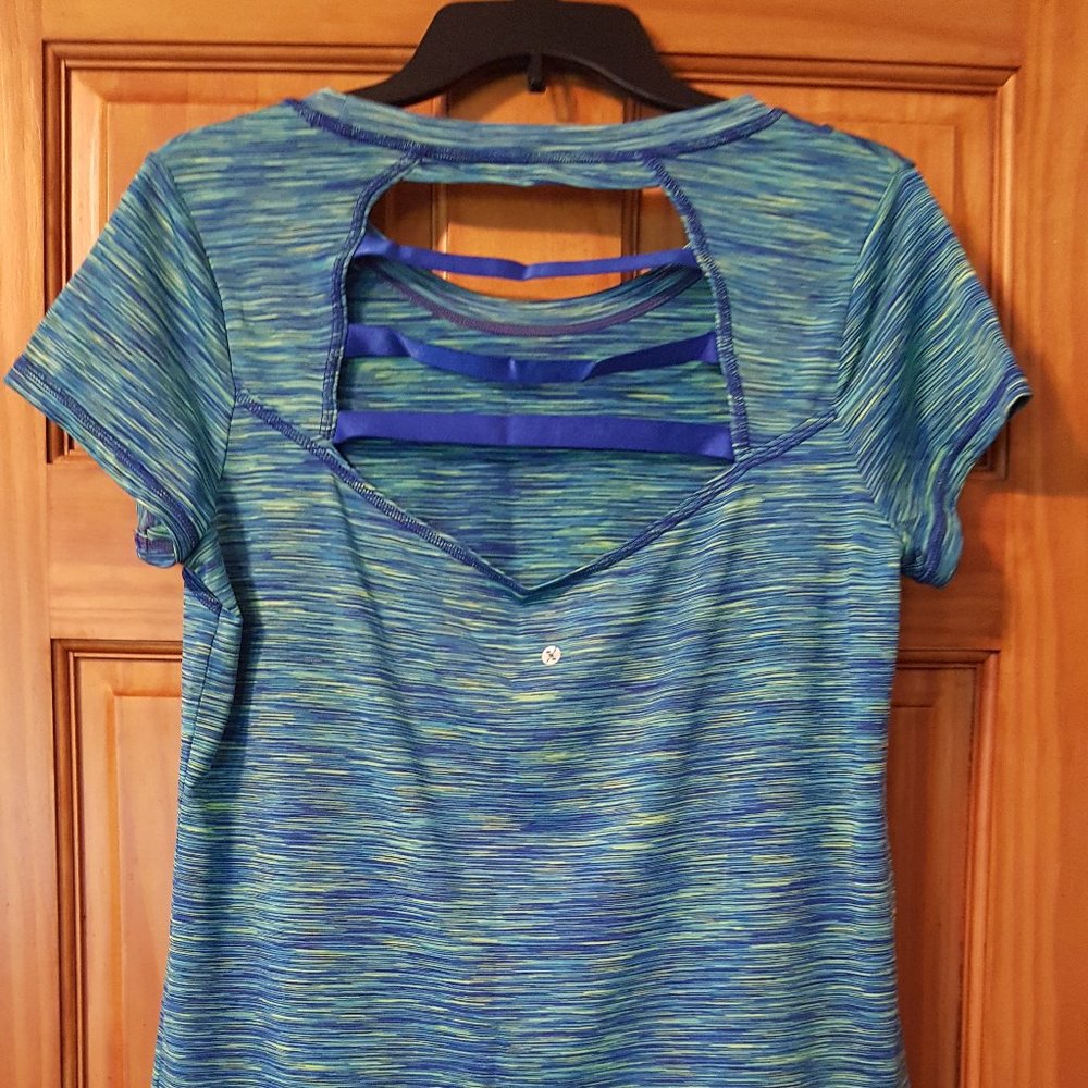 Xersion Women's Top Size Medium NWOT - Picture 2 of 13